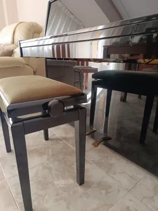 Piano de pared Young Chang