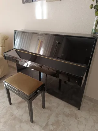 Piano de pared Young Chang