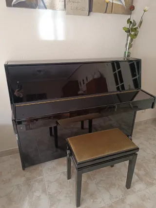 Piano de pared Young Chang