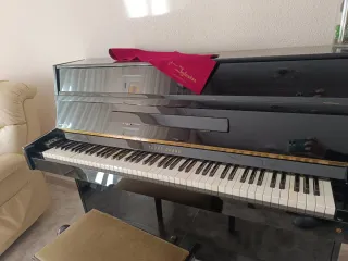 Piano de pared Young Chang