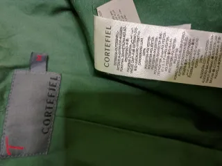 Gabardina negra con cinturón