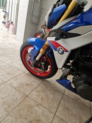 BMW F900R Azul/Blanco Seminueva