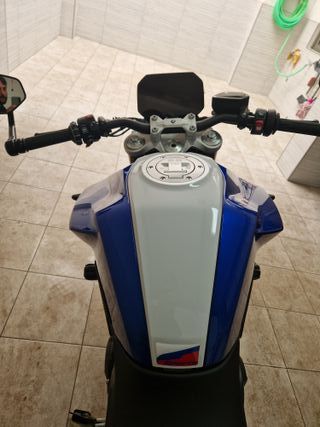 BMW F900R Azul/Blanco Seminueva