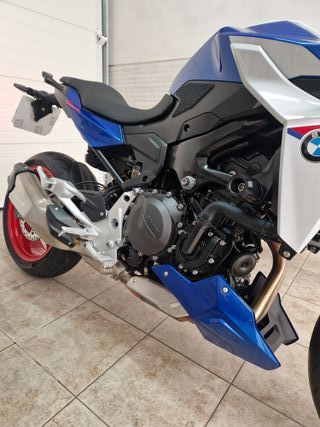BMW F900R Azul/Blanco Seminueva
