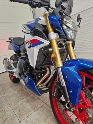 BMW F900R Azul/Blanco Seminueva