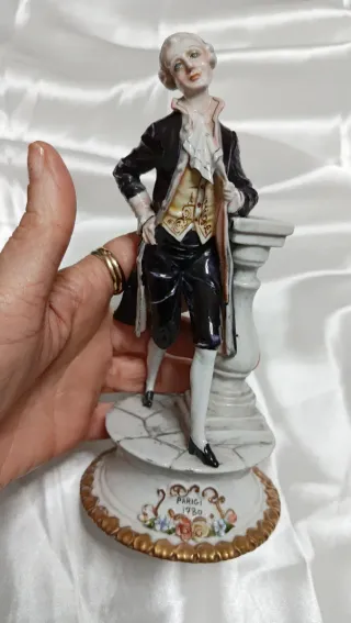 Coppia statuine porcellana Capodimonte