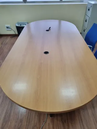 Mesa de reuniones madera