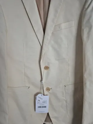 Traje de lino beige