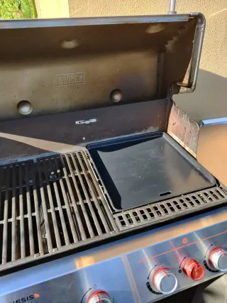 Barbacoa Weber Genesis sx435 smart Plata y Negra