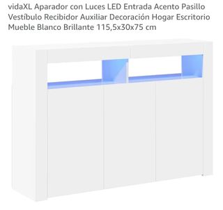 Mueble blanco con patas