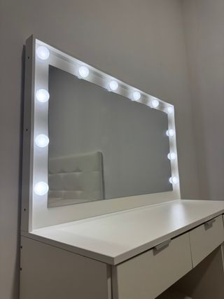 Tocador Maquillaje con Luces