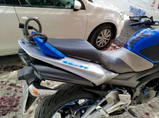 Suzuki GSR 600 Naked Azul/Plata ITV 06/2027 todo