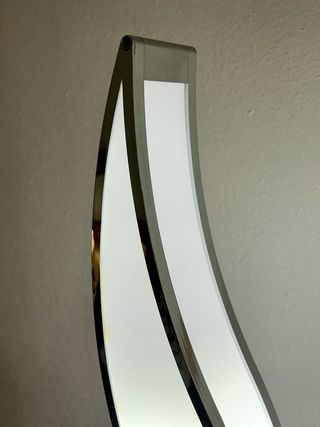 Lámpara de pie cromada Mantra