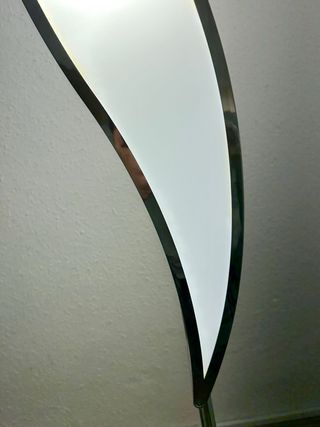 Lámpara de pie cromada Mantra