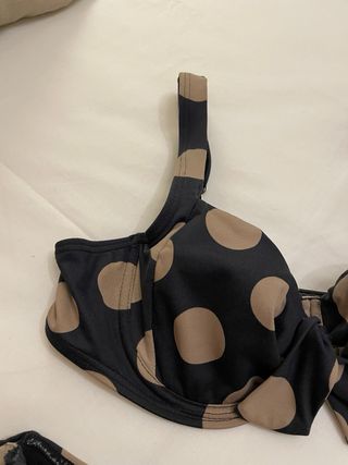 Bikini lunares negro y beige