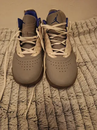 Jordan Stay Loyal Wolf Grey/Purple Talla 40