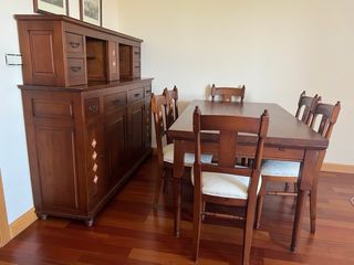 Aparador, Mesa Extensible y 6 Sillas y vitrina