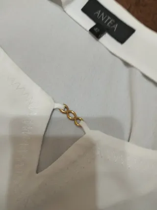 Blusa blanca sin mangas de Antea, talla L