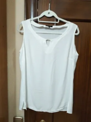 Blusa blanca sin mangas de Antea, talla L
