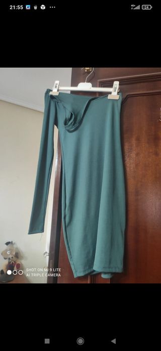 Vestido verde asimétrico