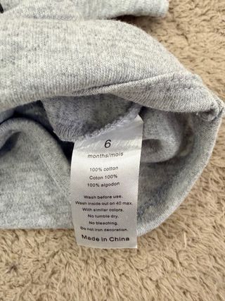 Body bebé gris corazón baby 3-6 meses