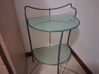 Letto in ferro battuto verde con piano in vetro