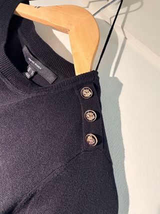 Jersey Vero Moda negro botones hombro