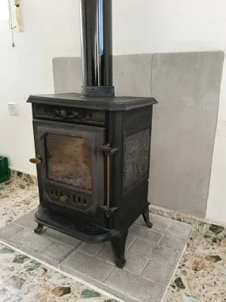 Estufa de hierro fundido negra