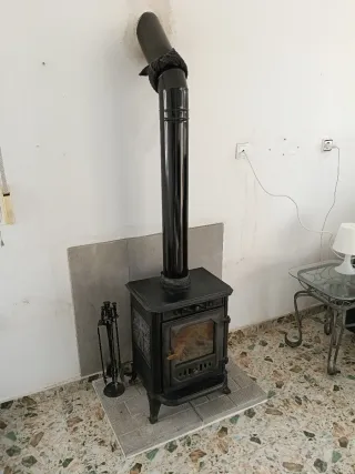 Estufa de hierro fundido negra