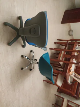 Sillas de escritorio en buen estado 50€ las 2 unid