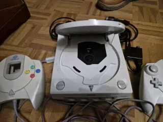 Consola Sega Dreamcast + 2 Mandos