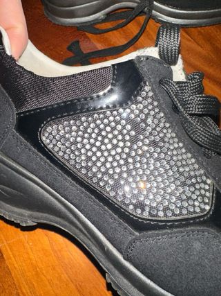 Sneakers eleganti nere con applicazioni