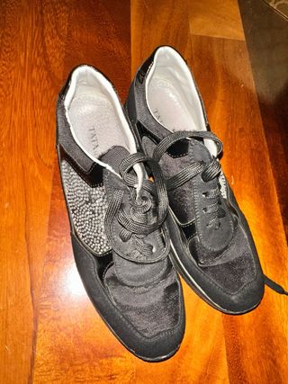 Sneakers eleganti nere con applicazioni