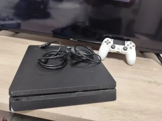 PS4 (PlayStation 4) Nera