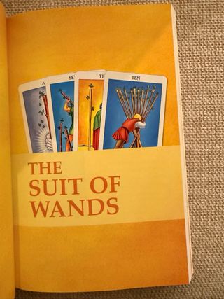 Esplorare i Tarocchi con il mazzo Radiant Rider-Waite