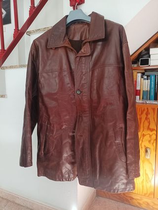 Chaqueta de piel marrón