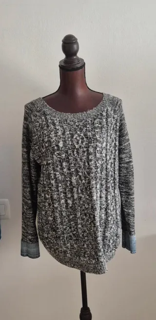 Jersey tricotado gris y blanco