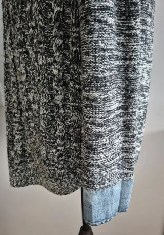 Jersey tricotado gris y blanco