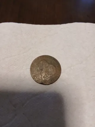 Monedas antiguas españolas y hay mas monedas .