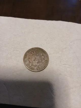 Monedas antiguas españolas y hay mas monedas .