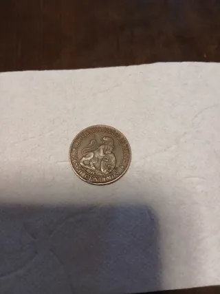 Monedas antiguas españolas y hay mas monedas .