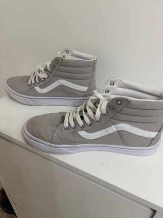 Zapatillas Vans Altas Grises y Blancas