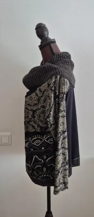 Camiseta Koroshi Estampada Cuello Alto