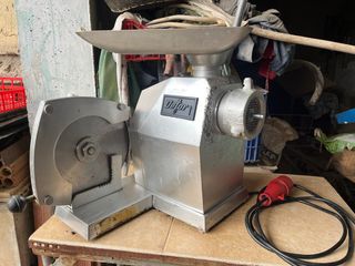 Máquina picar carne y disco corte