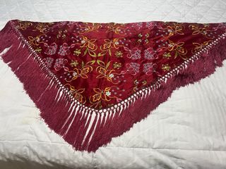 Manton Flamenco Granate Bordado