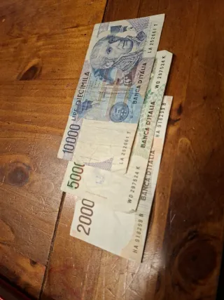 Lotto 3 Banconote Italiane Lire 10000, 5000, 2000