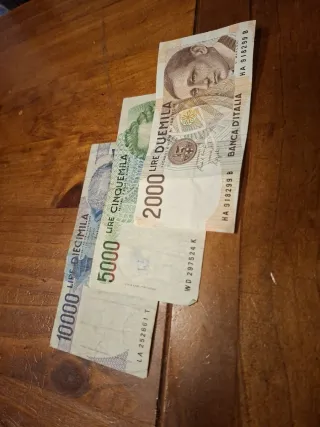 Lotto 3 Banconote Italiane Lire 10000, 5000, 2000