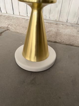 Mesita auxiliar mármol y metal dorada NUEVA