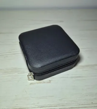 Joyero de viaje negro y rosa