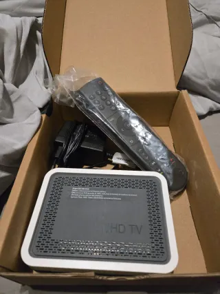 Desco UHD 4K Movistar con Mando Vocal